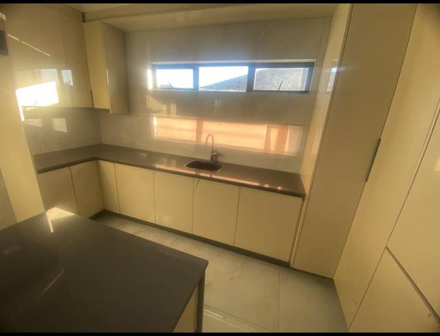 4 BEDROOM HOUSE FOR SALE IN AERORAND